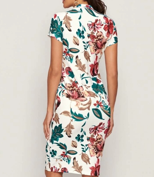 💕 Available💕 Floral Print Dress 💕 - Picture 2 of 2